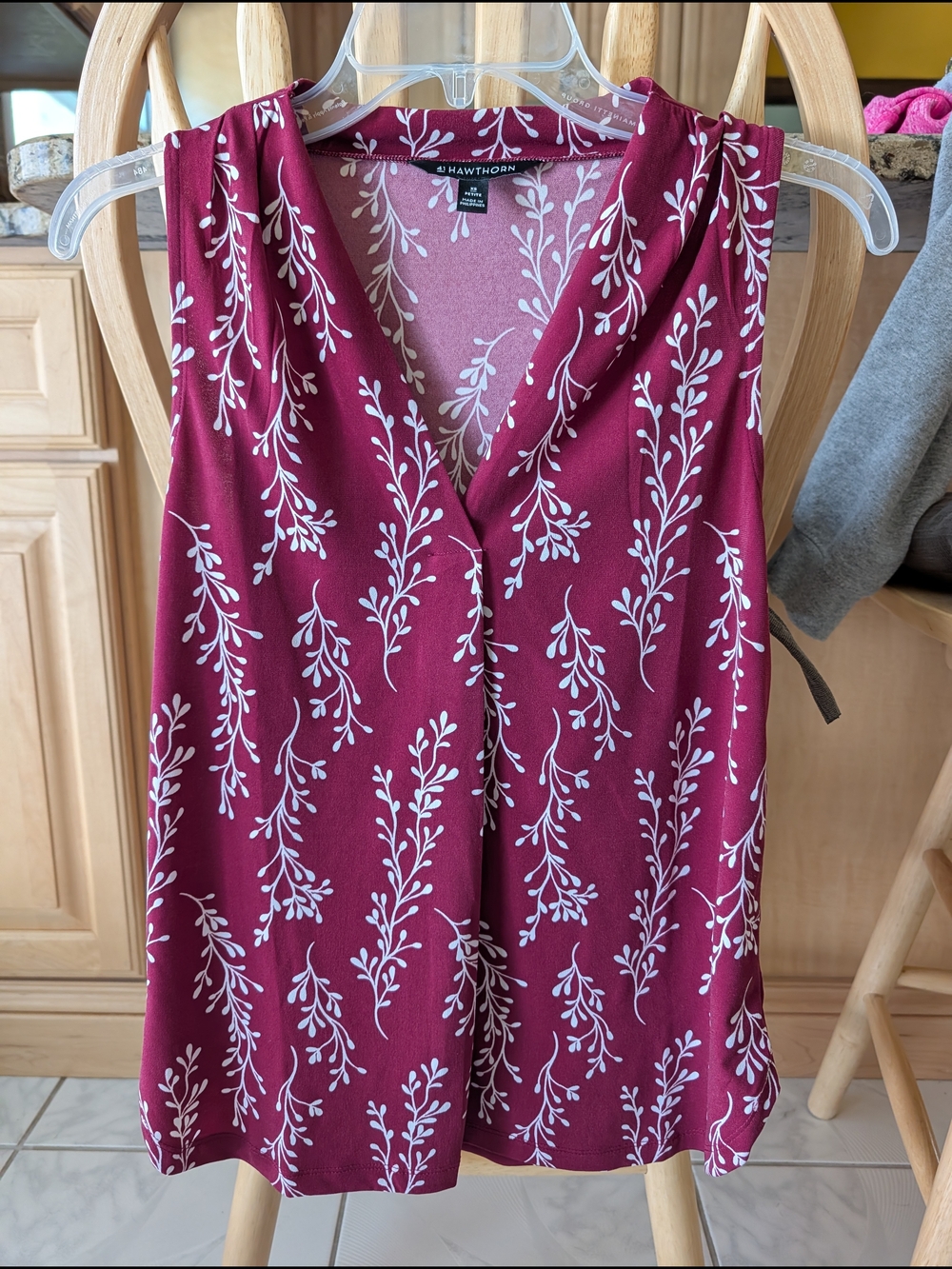 Sleeveless V-Neck Top in Burgundy Floral